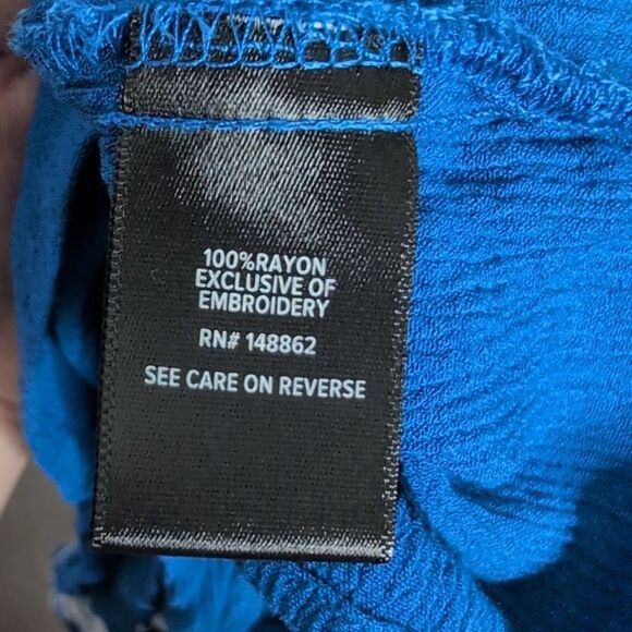 Torrid 2/18-20/2X Blue Crinkle Gauze Flutter Sleeve Blouse - Picture 8 of 9